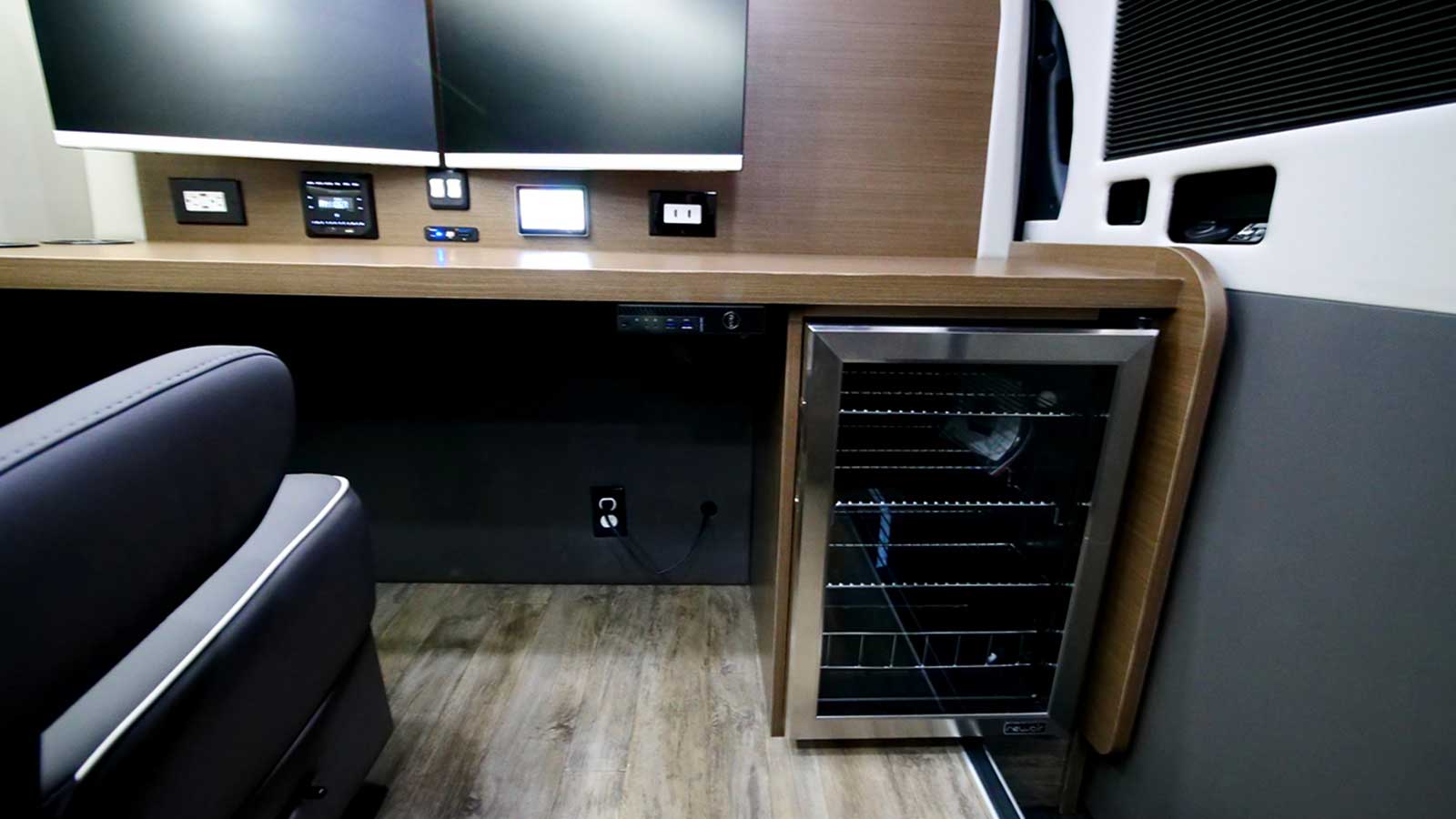 Mobile Offices  Commercial Vans