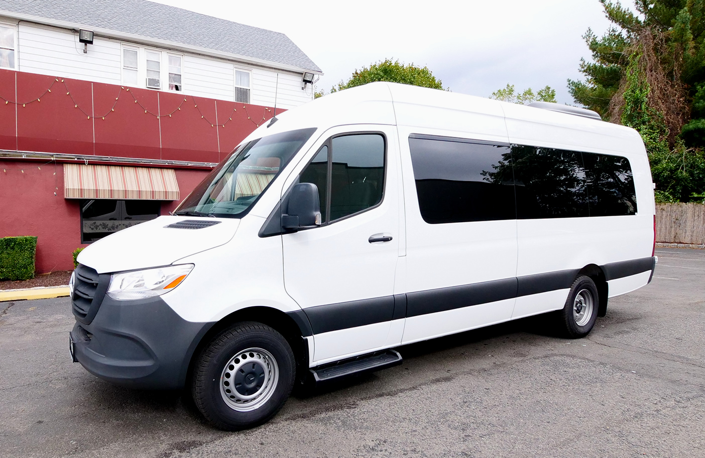 HQ – Coachliner Edition / 14 Passengers Shuttle Bus - SOLD