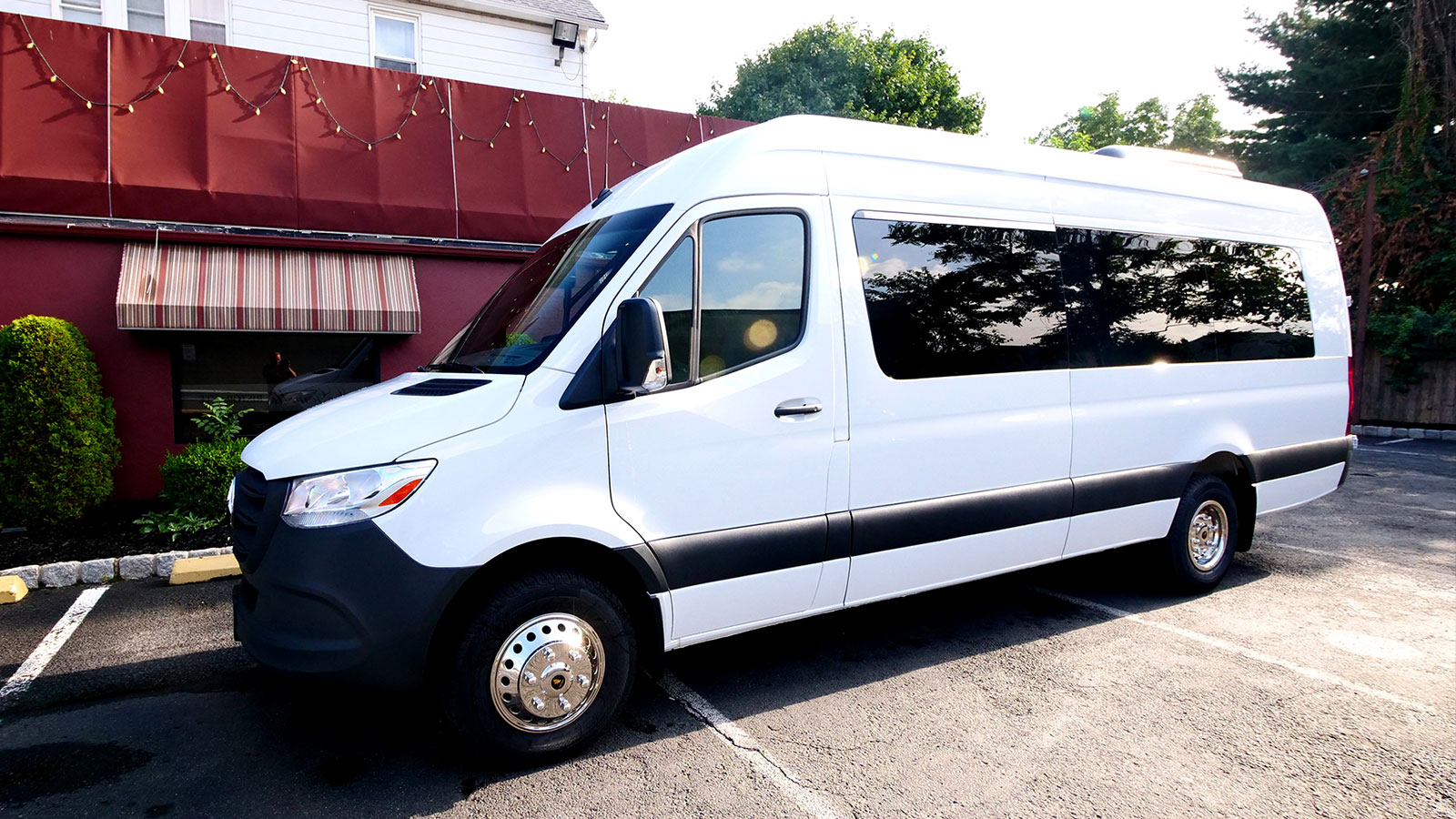 HQ – 16 Passengers Plug Door Shuttle Bus - SOLD