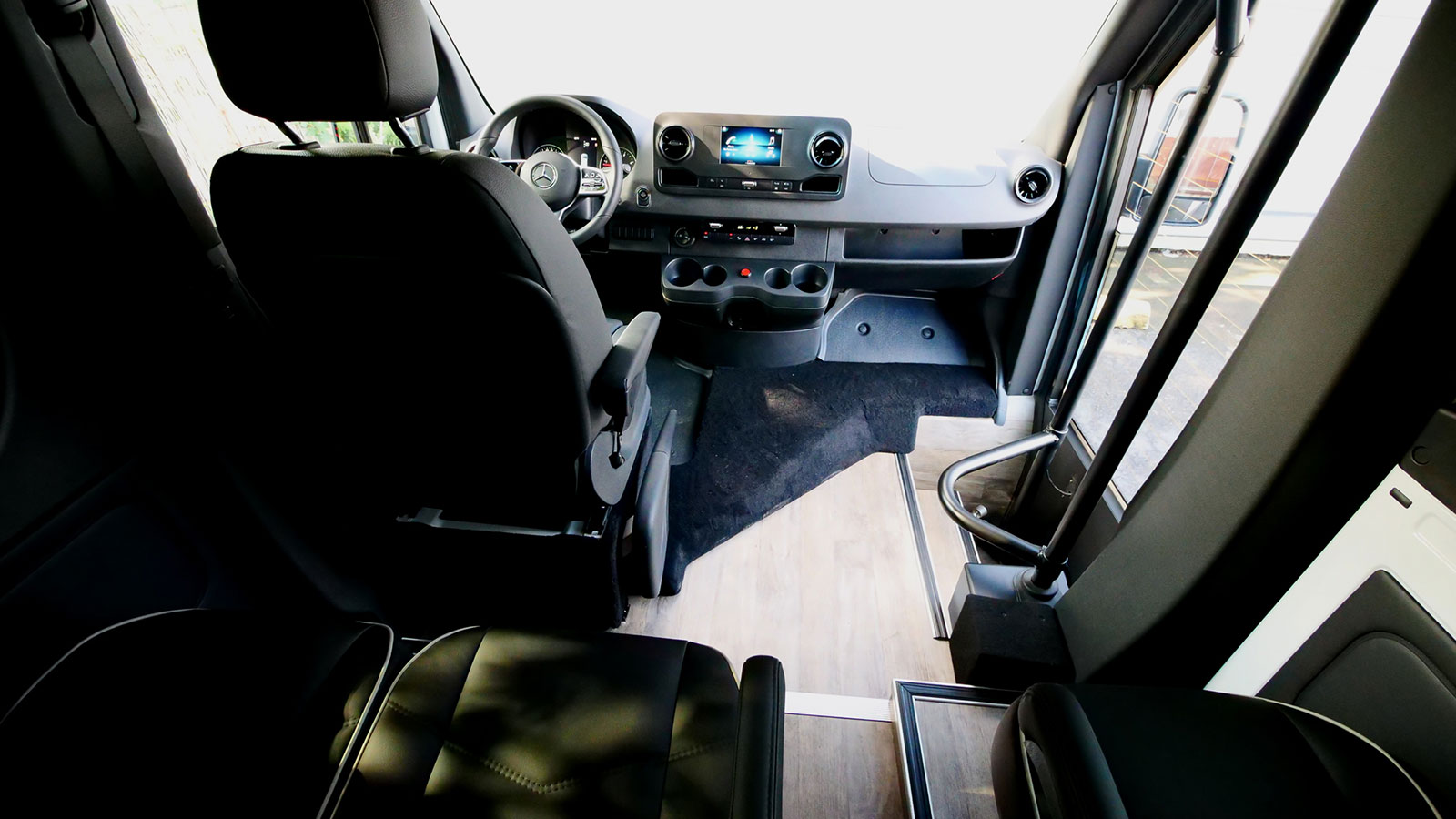 HQ – 16 Passengers Plug Door Shuttle Bus - SOLD