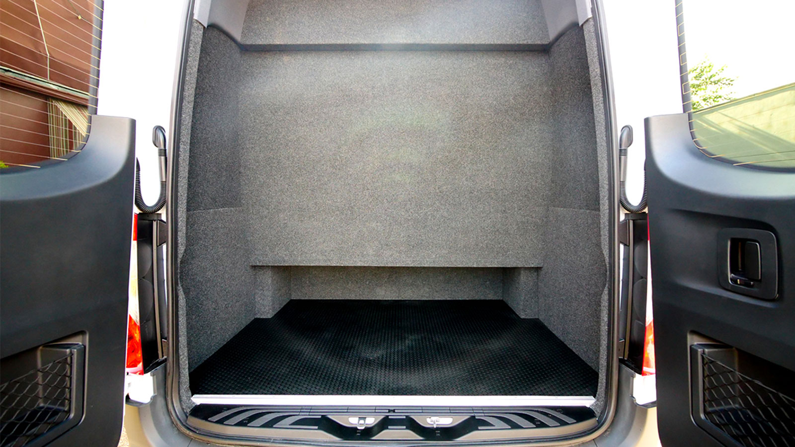 HQ – 16 Passengers Plug Door Shuttle Bus - SOLD