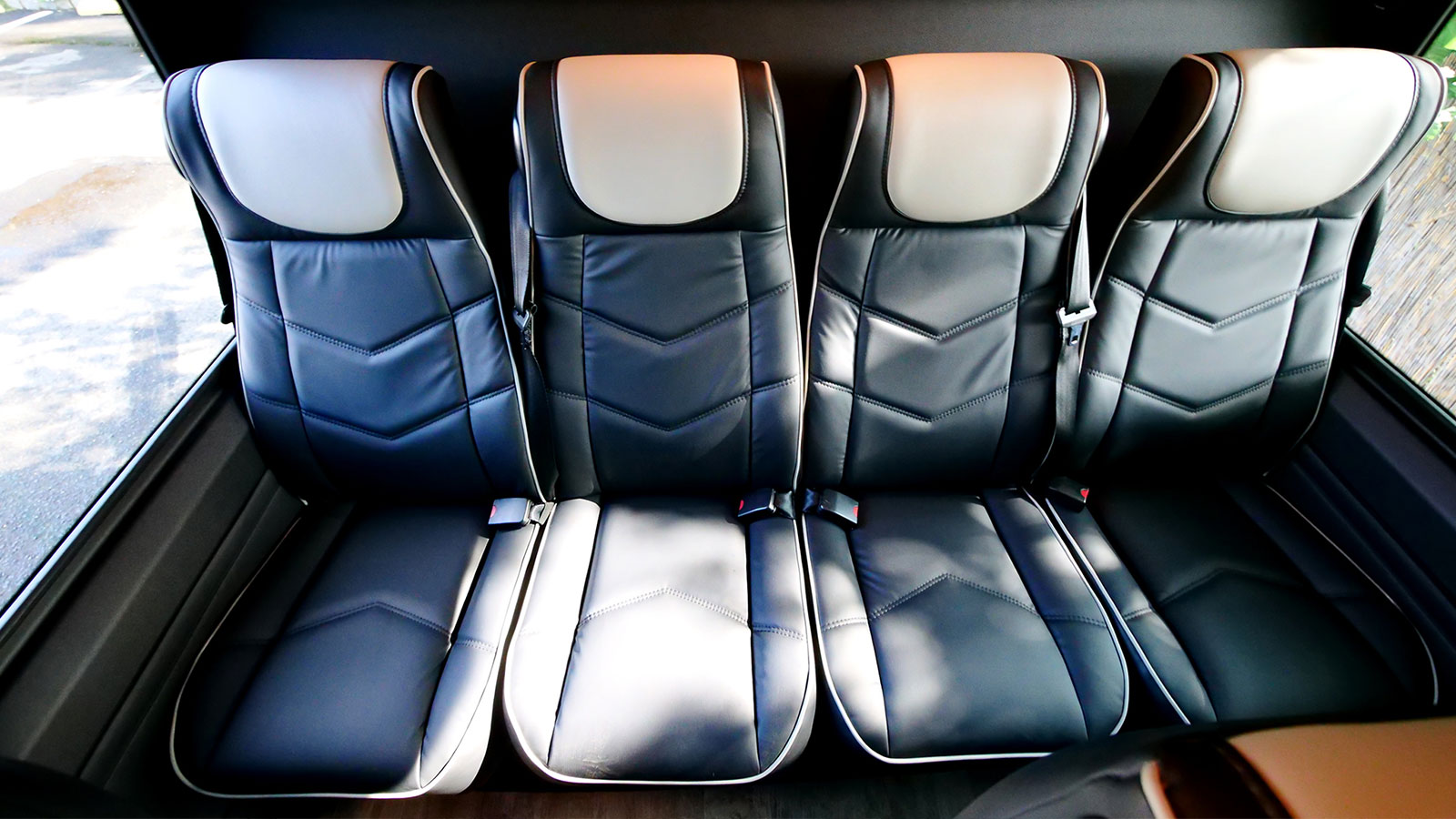 HQ – 16 Passengers Plug Door Shuttle Bus - SOLD