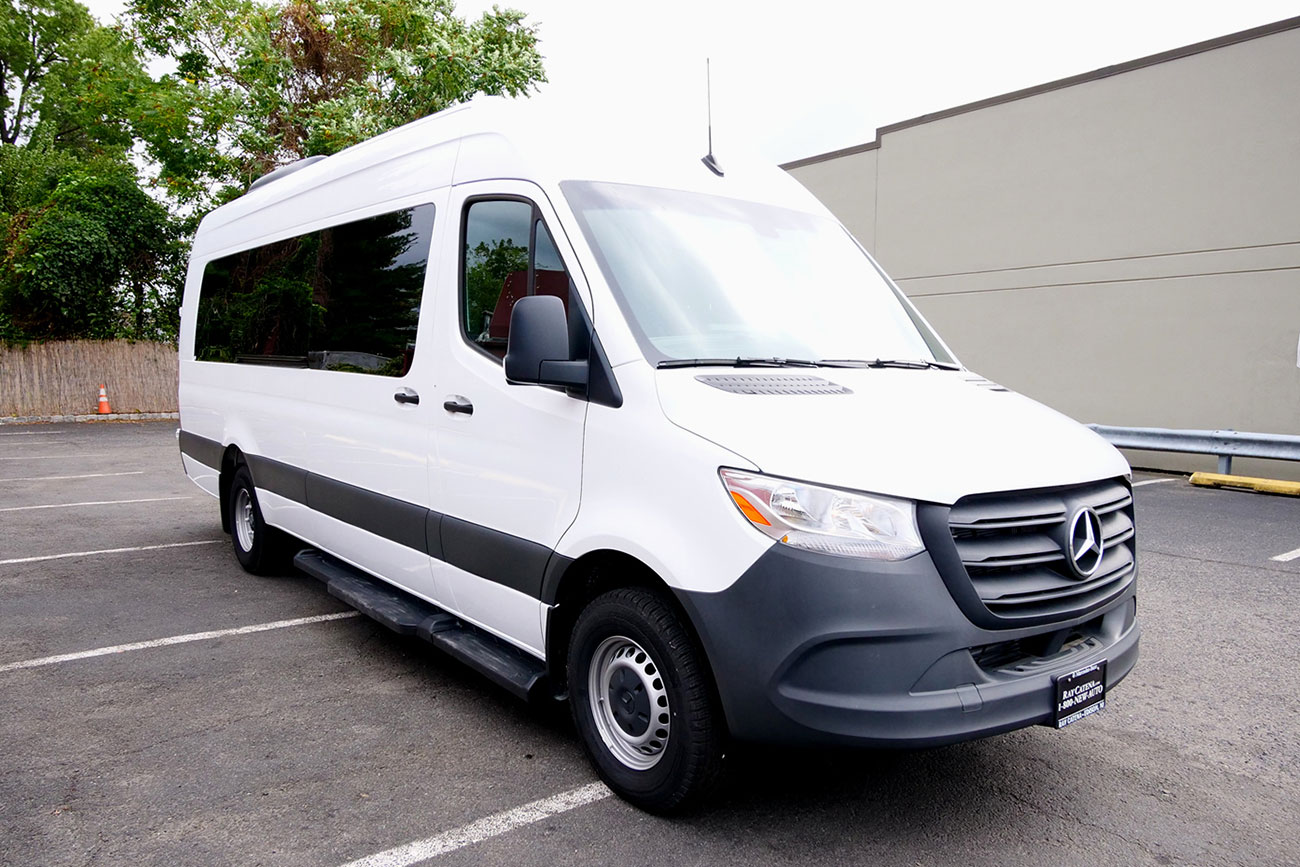 HQ – Coachliner Edition / 14 Passengers Shuttle Bus - SOLD