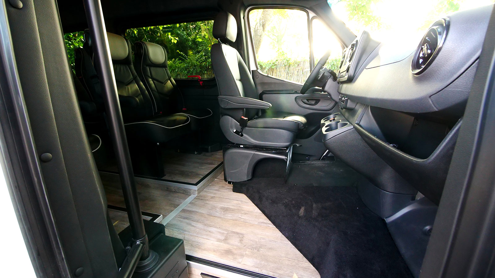 HQ – 16 Passengers Plug Door Shuttle Bus - SOLD